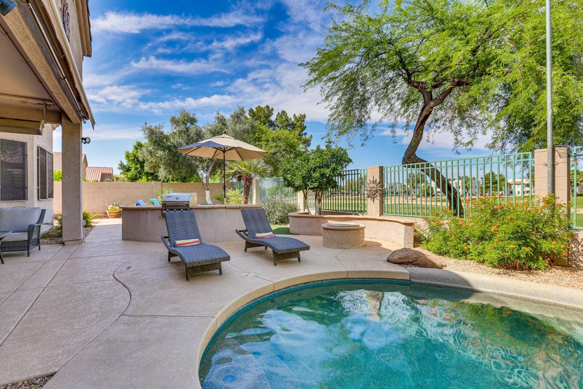 Goodyear Home On Golf Course Pool And Putting Green Exterior photo
