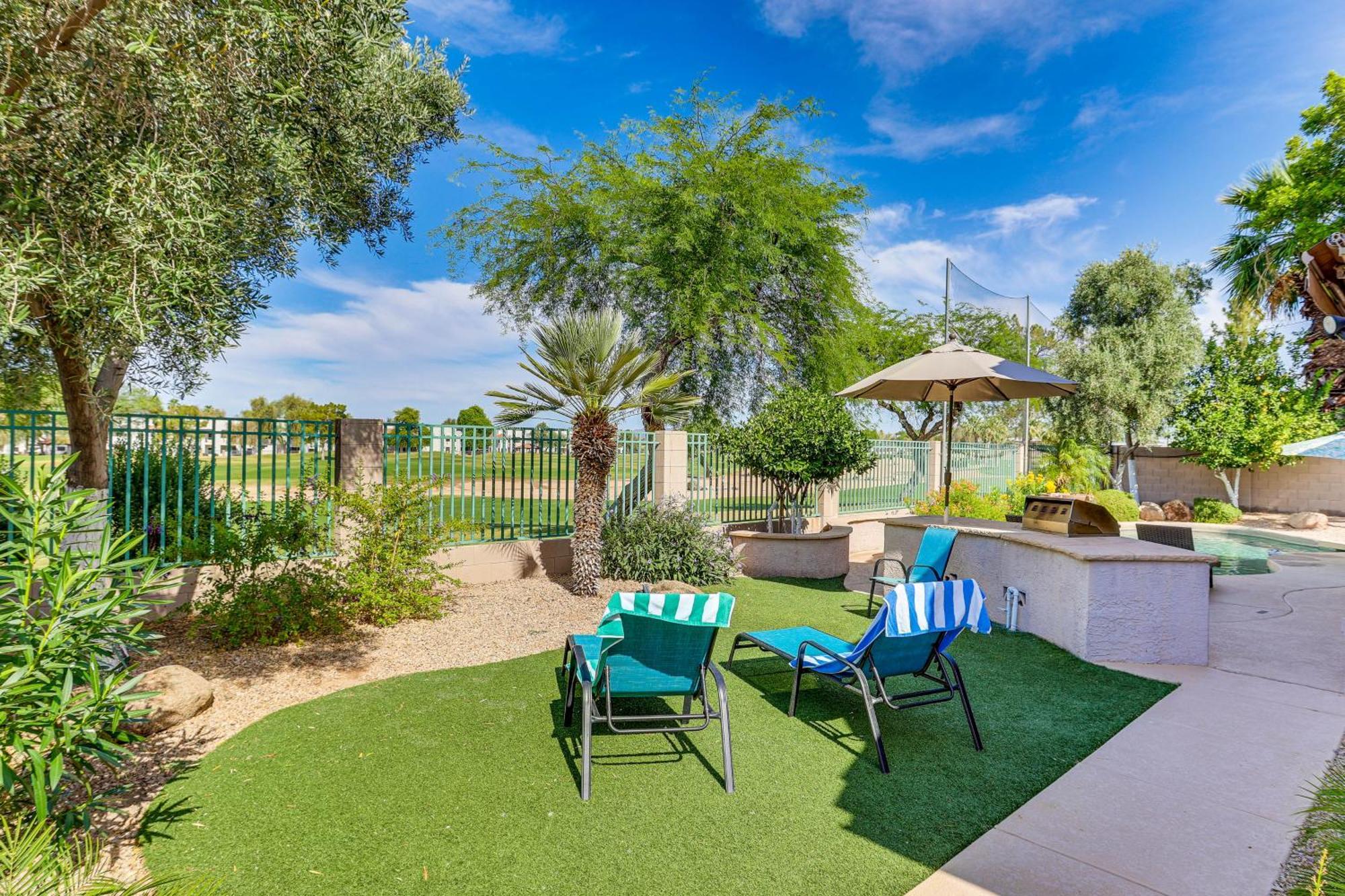 Goodyear Home On Golf Course Pool And Putting Green Exterior photo